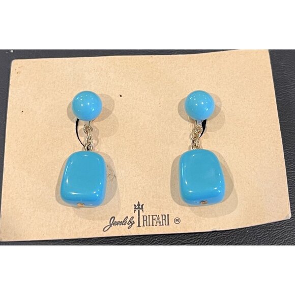 Vintage Trifari Blue Clip-On Dangle Earrings With Gold-Tone Chain - Picture 1 of 3